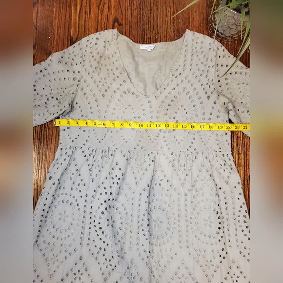 Vanessa Zani 100% Cotton Eyelet Slight Ruffle Hem Lined Shift Mini Dress Sz L - Picture 3 of 6